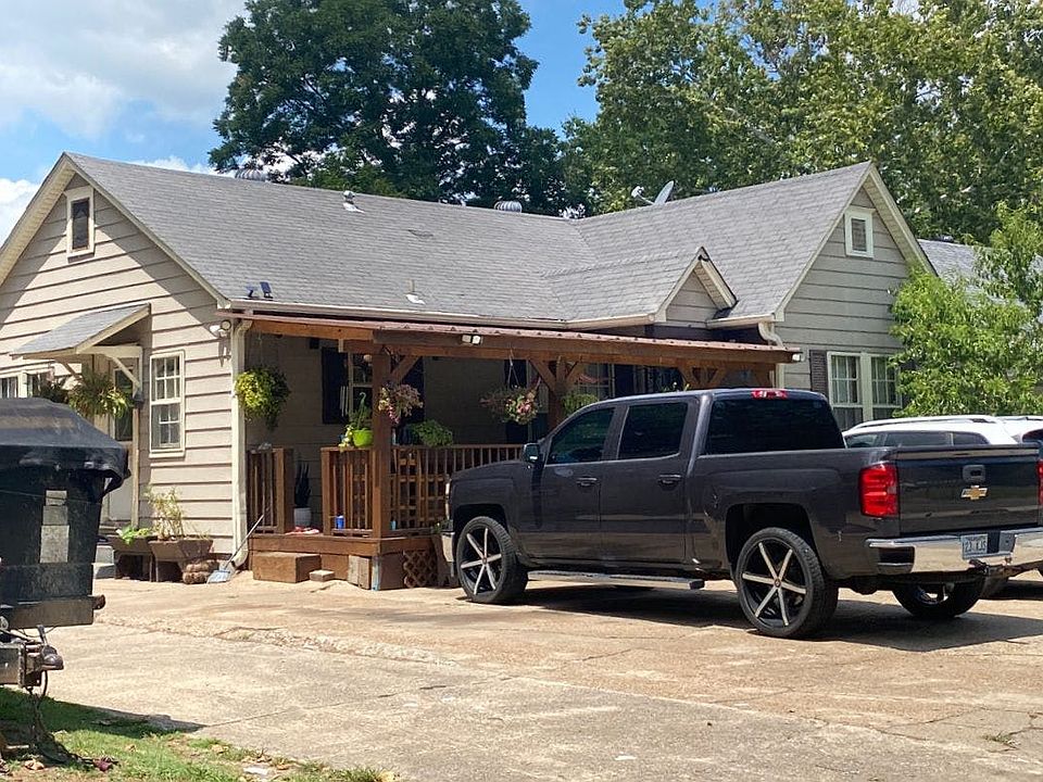 2nd image of 815 N 36th St