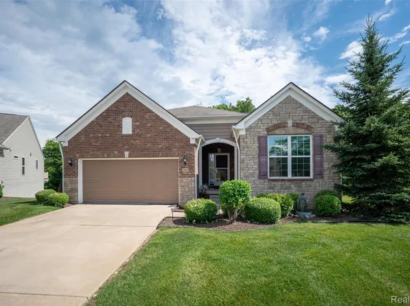 292 Bryce Ct, Howell, MI 48843