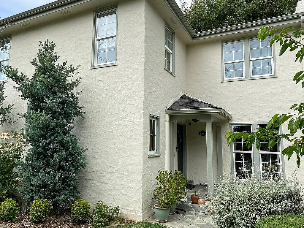 1255 Pine Ave photo 1