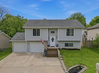 3714 W Campus Dr, Columbia, MO 65203