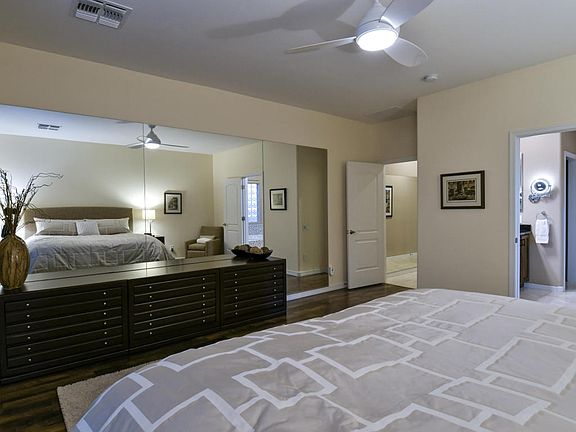 4th image of 3840 E Melinda Dr