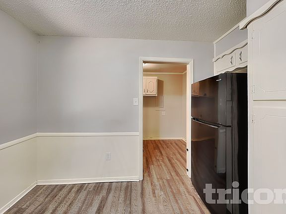 5th image of 429 W Ferndale Ln