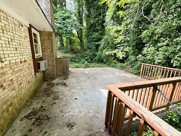 1202 Garden Cir — Photo 16