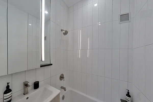 Rented by Greystar | media 10