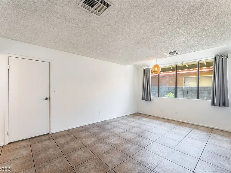 2655 Par Four Ln — Photo 16