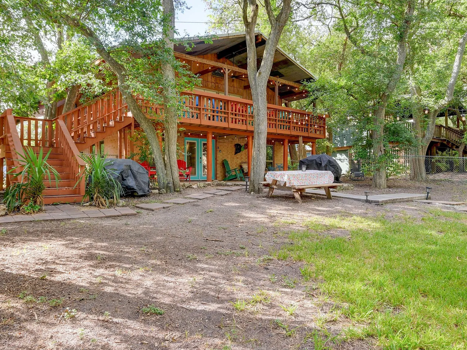 4 bed, 4.0 bath, 2160 sqft, $6,600 — Photo 3
