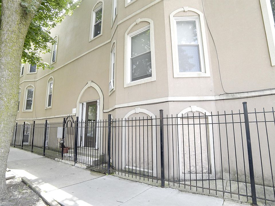 1st image of 3939 W Wabansia Ave #1