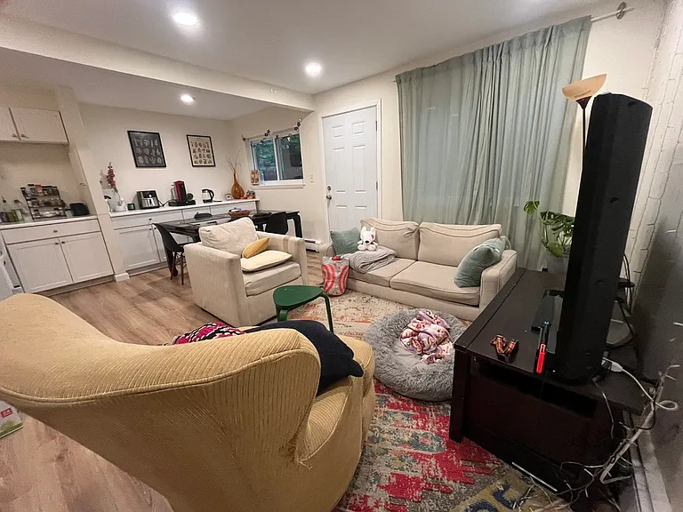 153 Erie St #153 — Photo 8