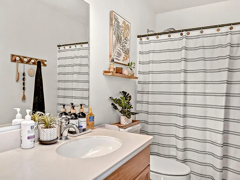 9745 W Sleepy Hollow Ln — Photo 14