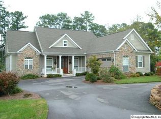 1452 Peninsula Dr, Scottsboro, AL 35769