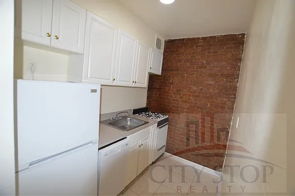 Rented by City Stop Realty | media 15