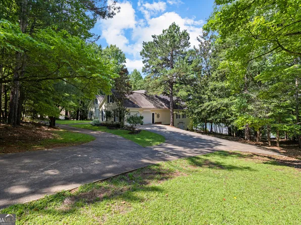 280 Waters Edge Ln, Newnan, GA 30263