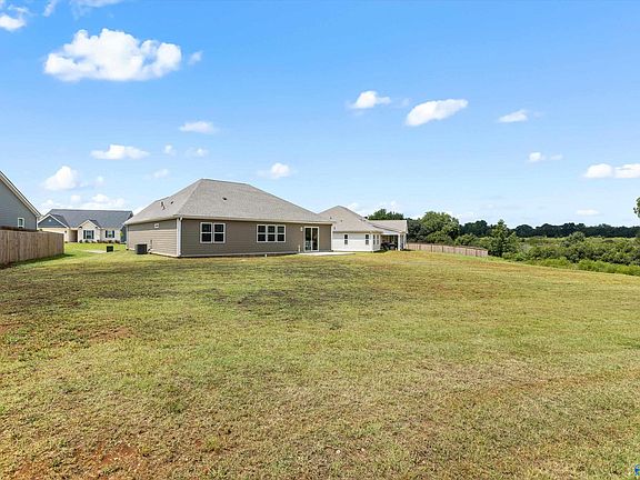 4th image of 132 Jude Ln