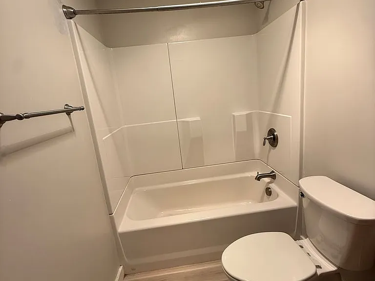 105 Rampart Dr — Photo 3