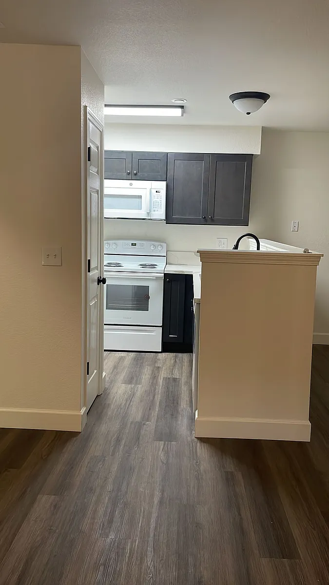 Building Photo - 2909 E Huntington Blvd #208