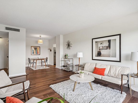 3rd image of 1960 Parkway Ave #605