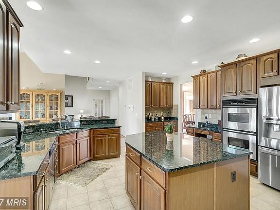 2nd image of 6294 Robin Ln