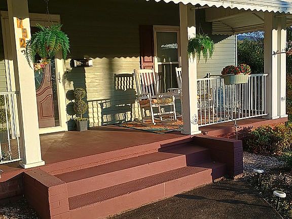 2nd image of 752 N Main Ave