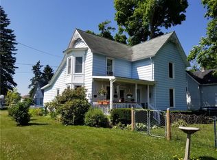 83 Seneca St, Dundee, NY 14837