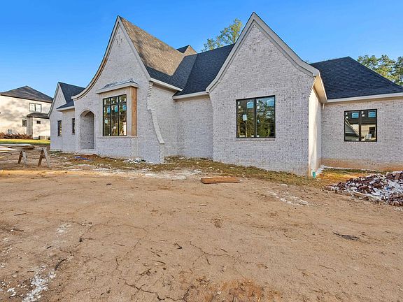3rd image of 17 Vintage Oaks Way
