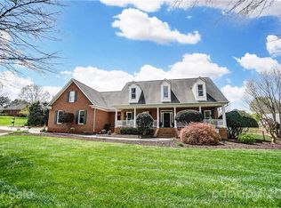 7000 High Meadow Dr, Matthews, NC 28104
