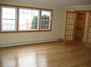 7572 Amboy Rd, Staten Island, NY 10307