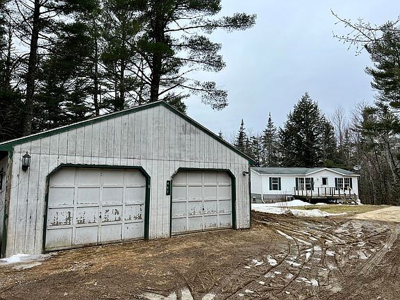 3rd image of 467 Lincolnville Avenue