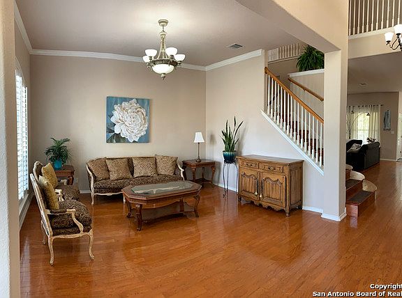 3rd image of 22411 Banister