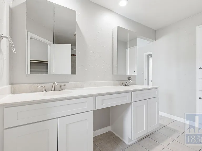 401 Oakridge Pass — Photo 20