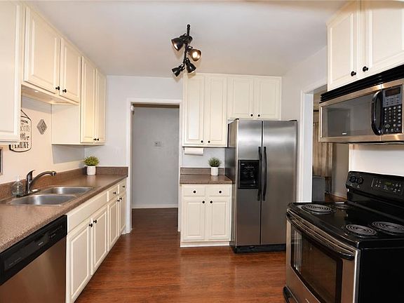 2nd image of 5928 Oetjen Blvd