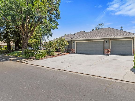 3rd image of 2412 Chianti Cir