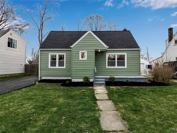 3331 Wallace Dr, Grand Island, NY 14072