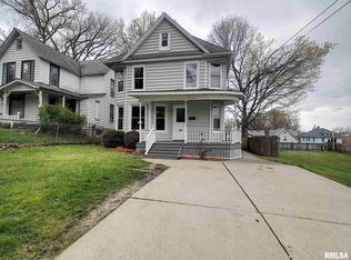 907 16th St, Moline, IL 61265