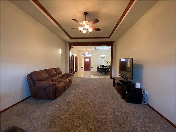 5th image of 820 Golden Pond Dr