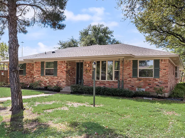 3106 Sharpview Ln — Photo 2