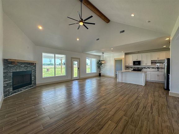 3rd image of 12480 Doyle Rd