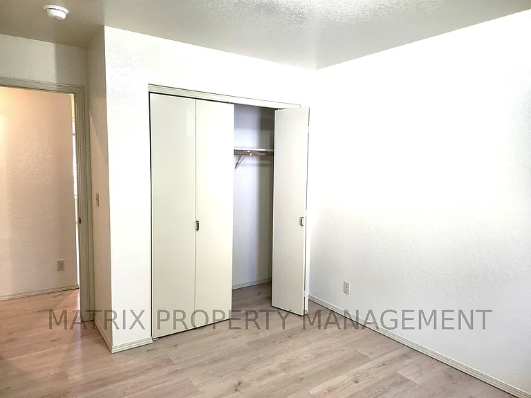 15170 N Stevens St #B — Photo 16