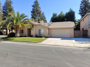 10626 N Sea Shell Cv, Fresno, CA