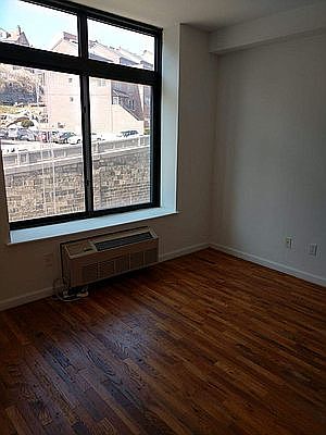4th image of 3210 Riverdale Ave #7E