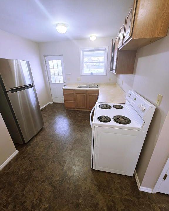 1st image of 2584 Deming Ave