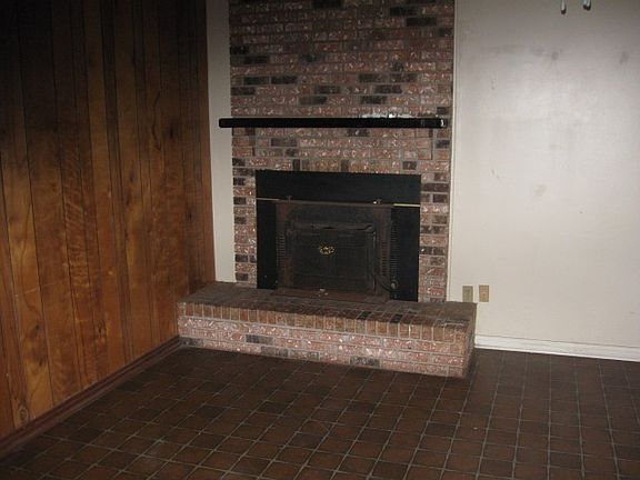 2nd image of 300 Eastmoor Dr