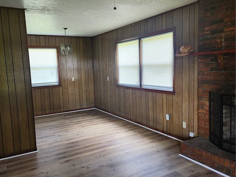 118 Lockwood Dr — Photo 8
