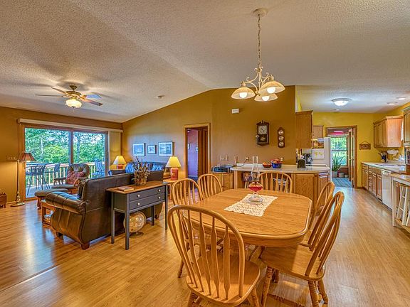 4th image of 318 Pospeck Ln