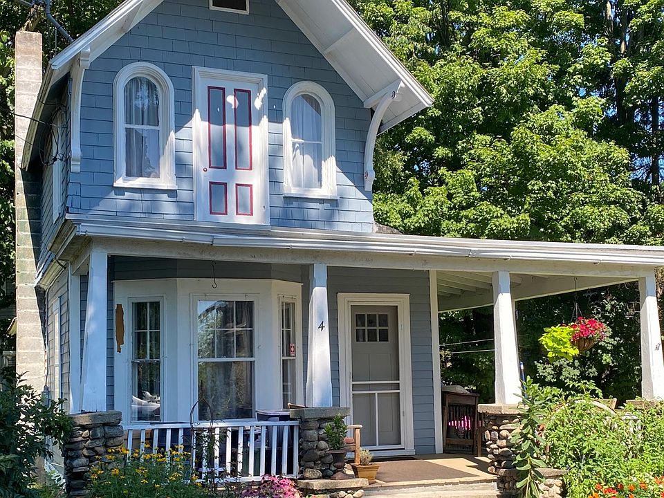 1st image of 4 Ames Ave