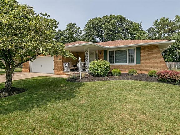 2nd image of 2751 Belmont Dr