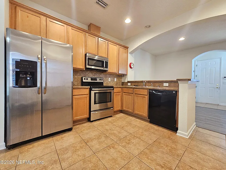 6194 High Tide Blvd — Photo 2
