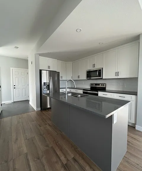 860 Brighton Gate — Photo 4