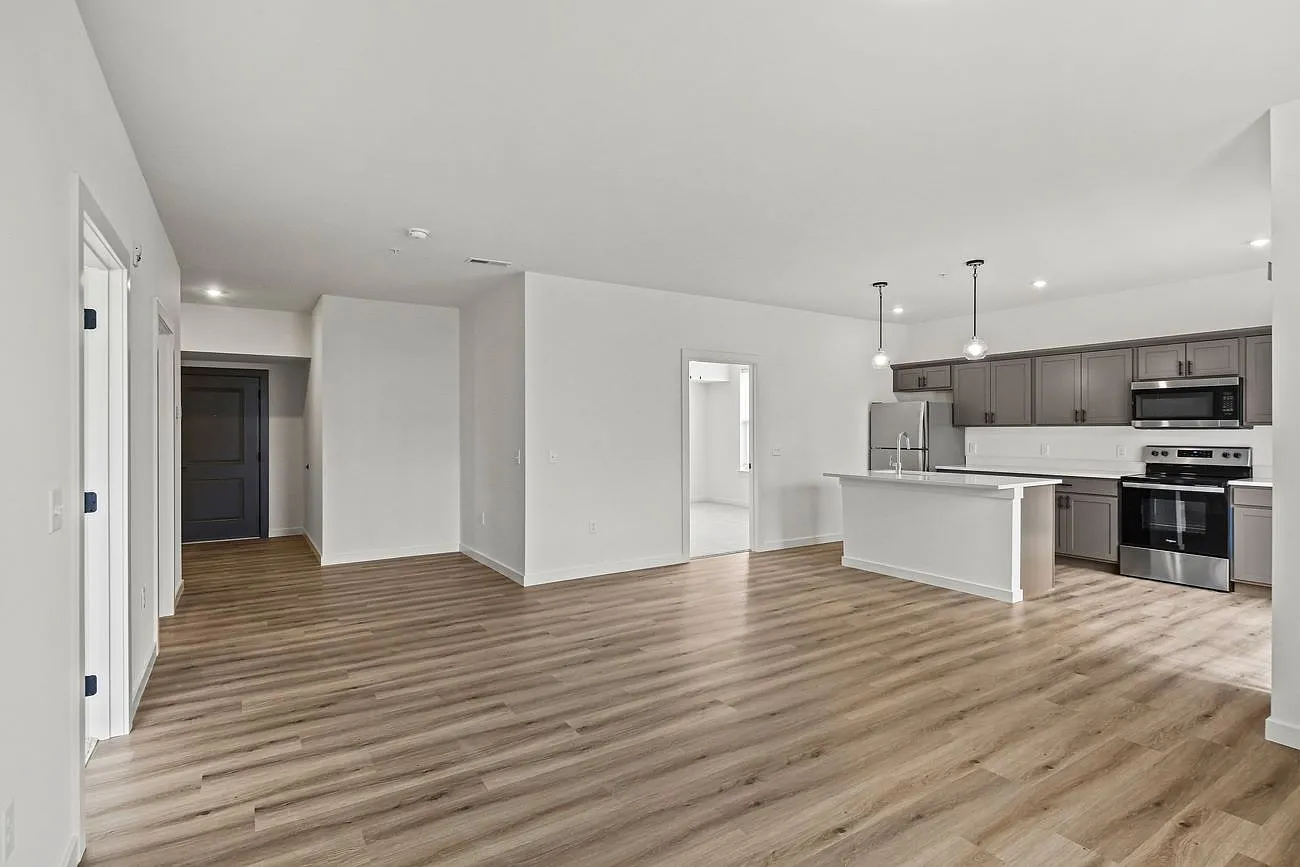 Emerson Flats — Photo 1