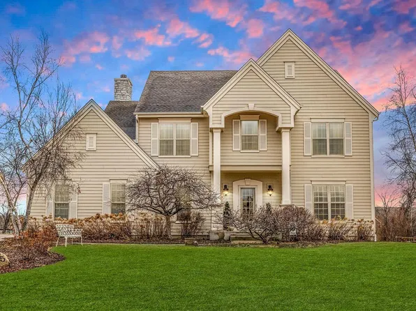 13075 West Longleaf DRIVE, New Berlin, WI 53151