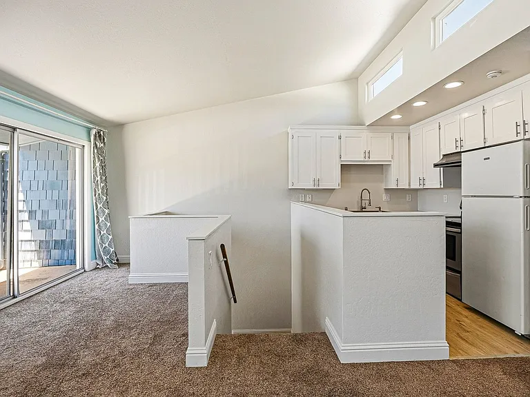 308 Estrella Ave — Photo 8